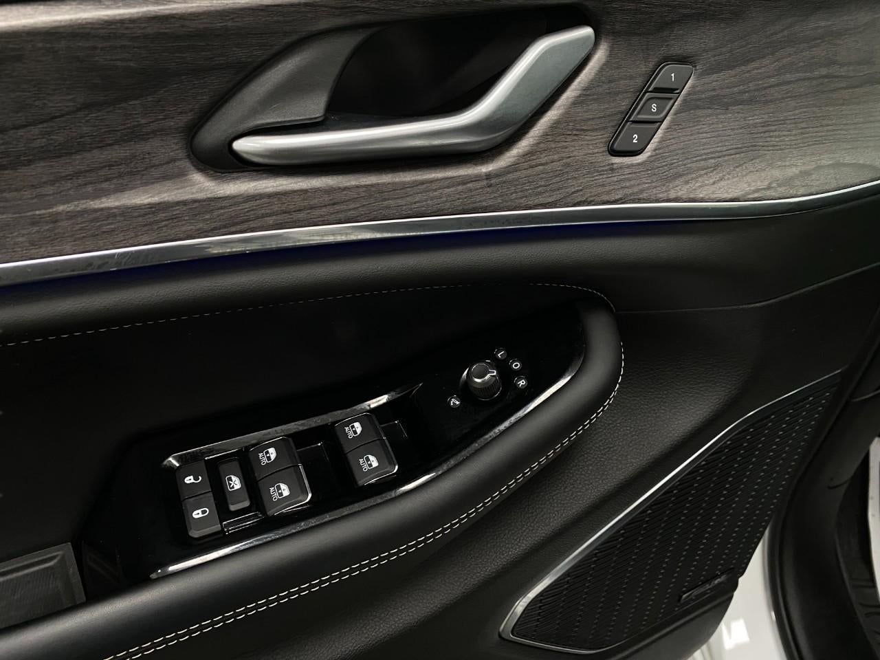 2023 Jeep Grand Cherokee Overland 4x4