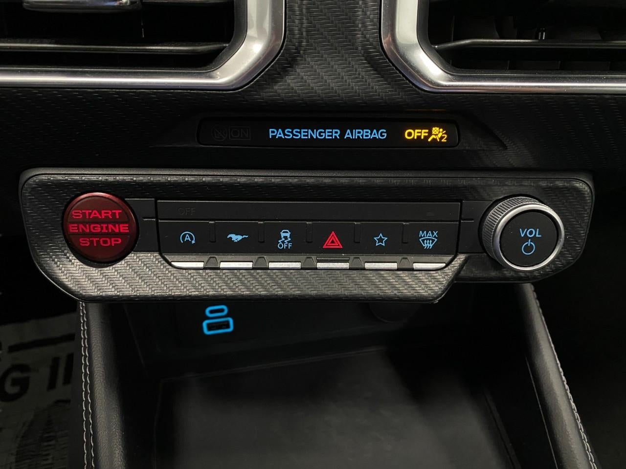 2025 Ford MUSTANG COUPE