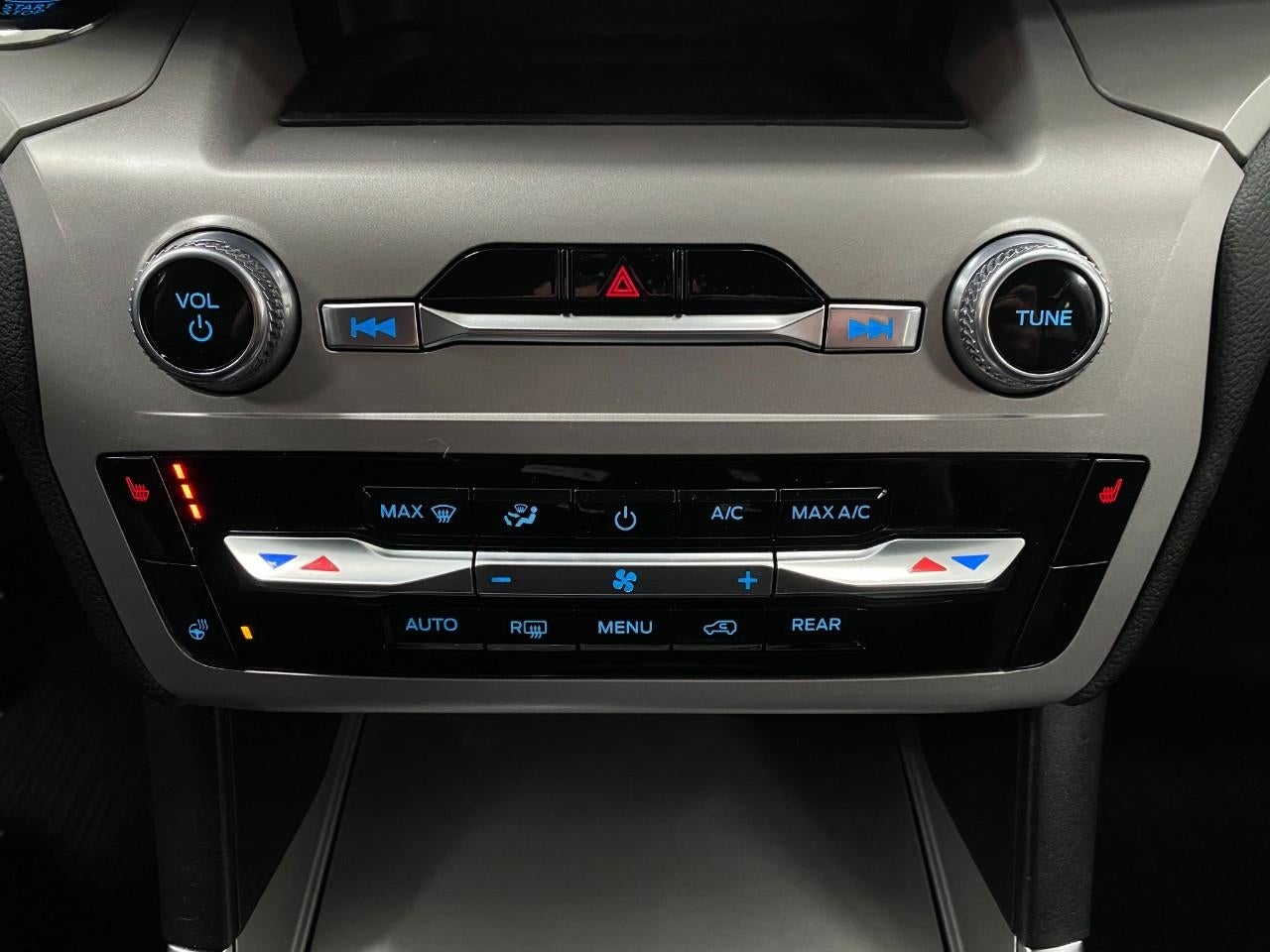 2023 Ford Explorer XLT 4WD