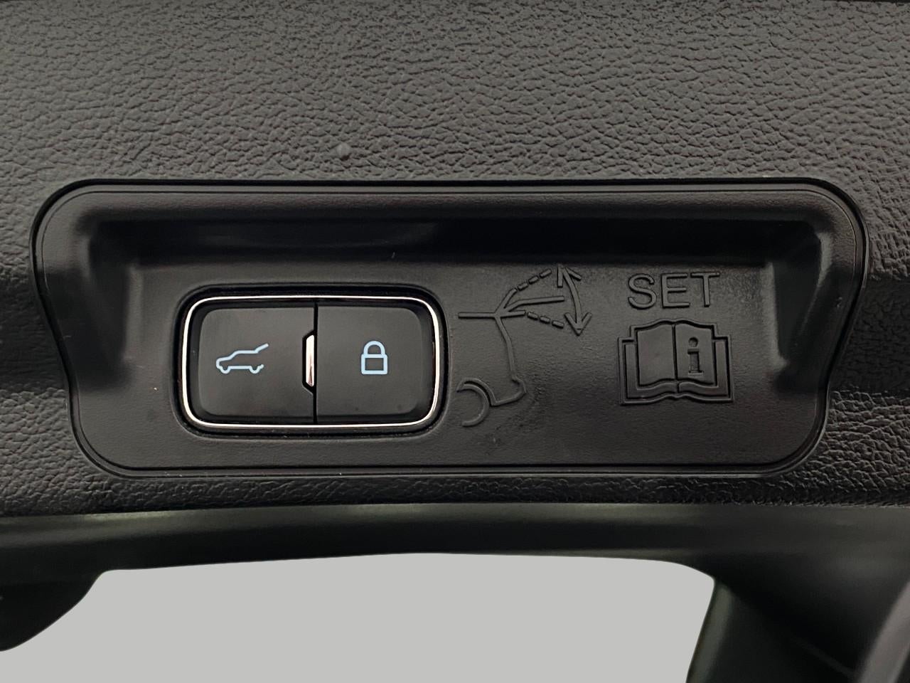 2023 Ford Explorer XLT 4WD