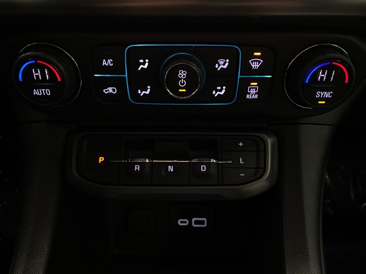 2023 GMC Acadia AWD 4dr AT4