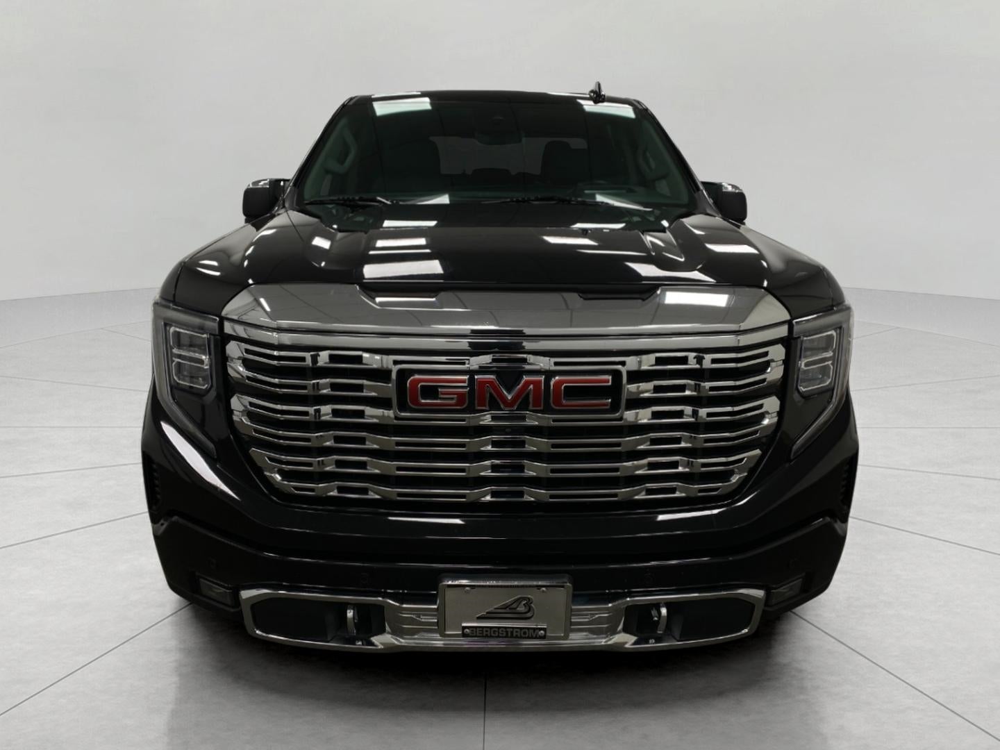 2023 GMC Sierra 1500 4WD Crew Cab 147 Denali