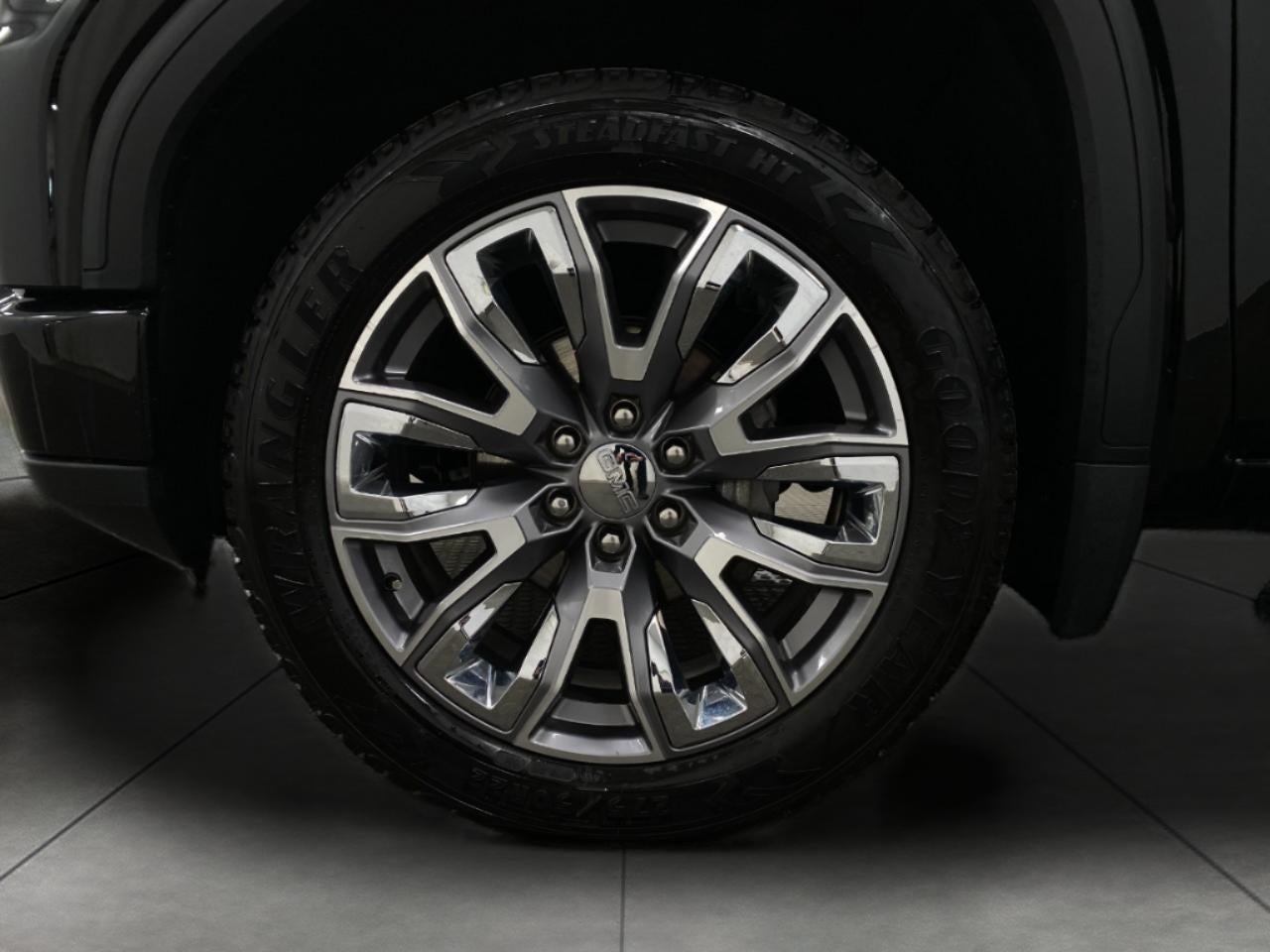 2023 GMC Sierra 1500 4WD Crew Cab 147 Denali