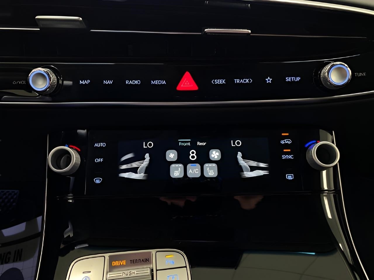 2026 Genesis GV70 2.5T AWD