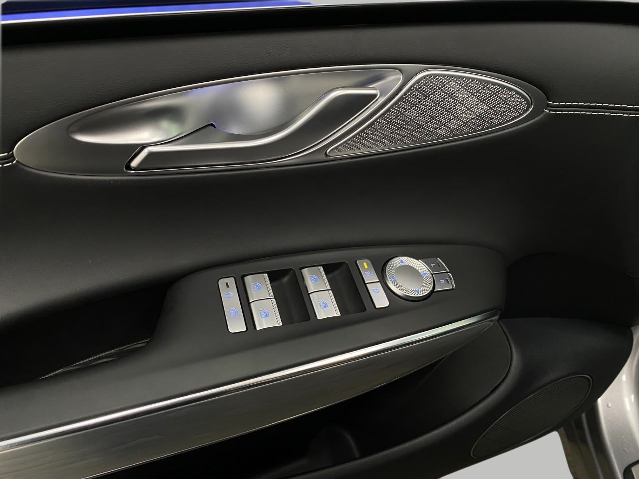 2026 Genesis Electrified GV70 19 AWD