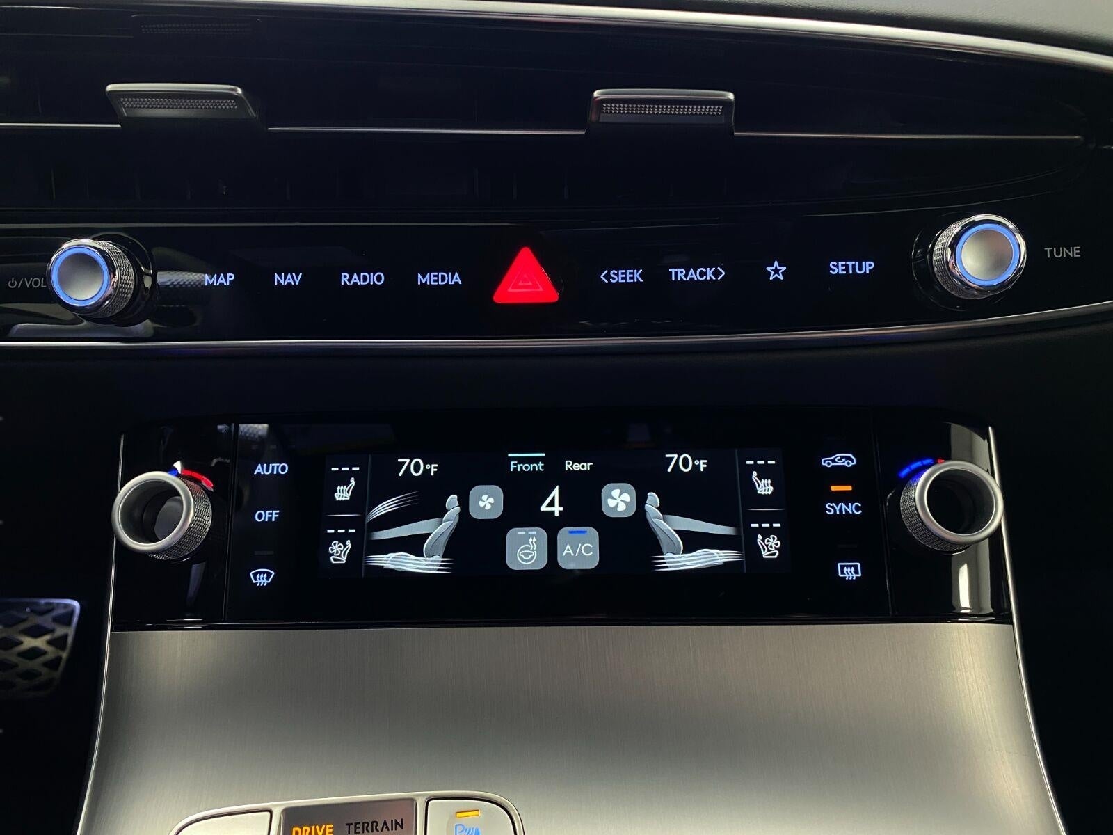 2026 Genesis GV70 3.5T SPORT ADVANCED