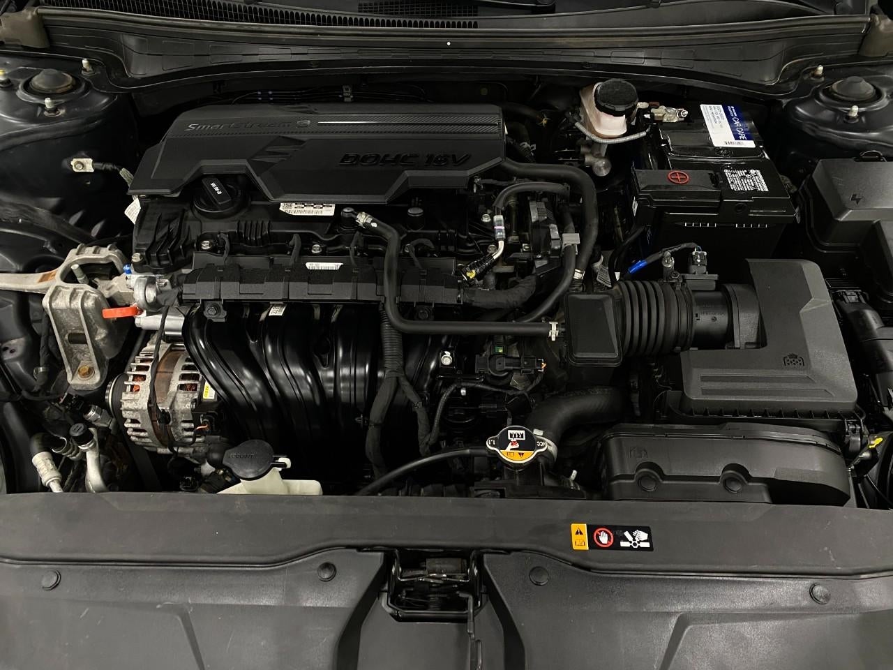 2021 Hyundai Elantra Limited IVT