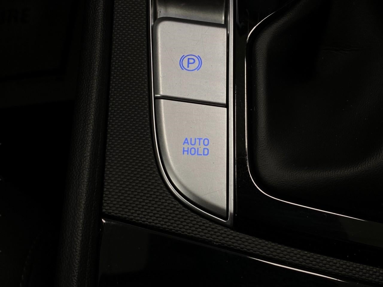 2021 Hyundai Elantra Limited IVT