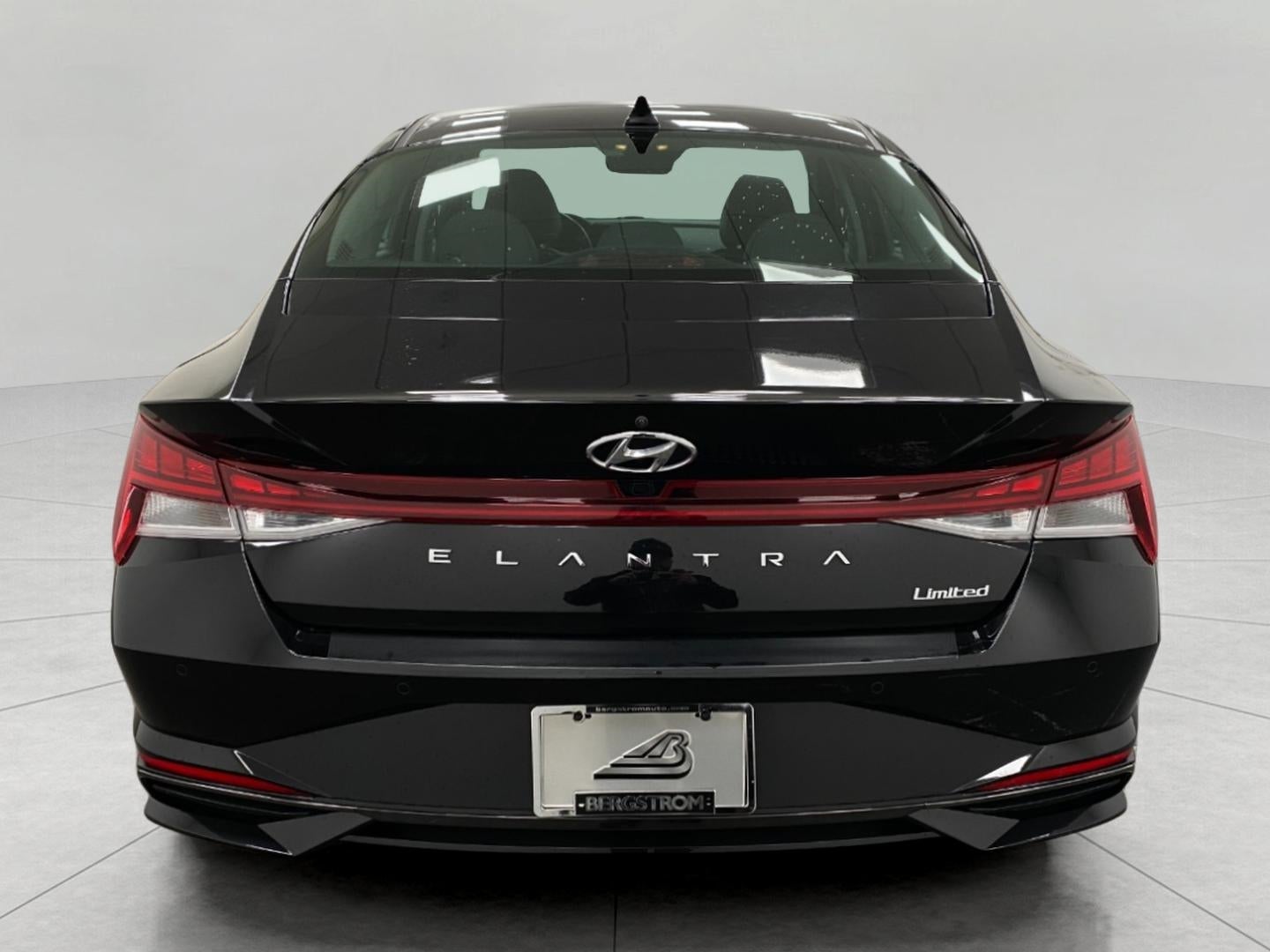 2021 Hyundai Elantra Limited IVT