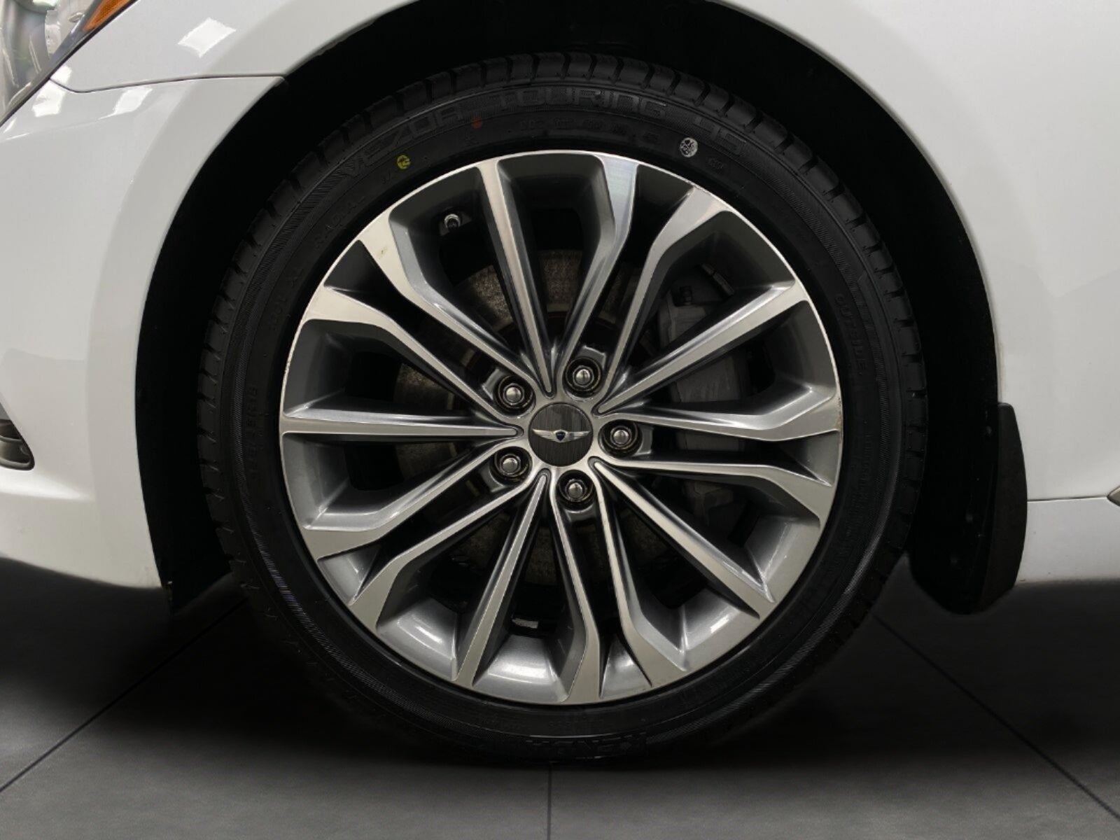 2016 Hyundai Genesis 4dr Sdn V6 3.8L AWD