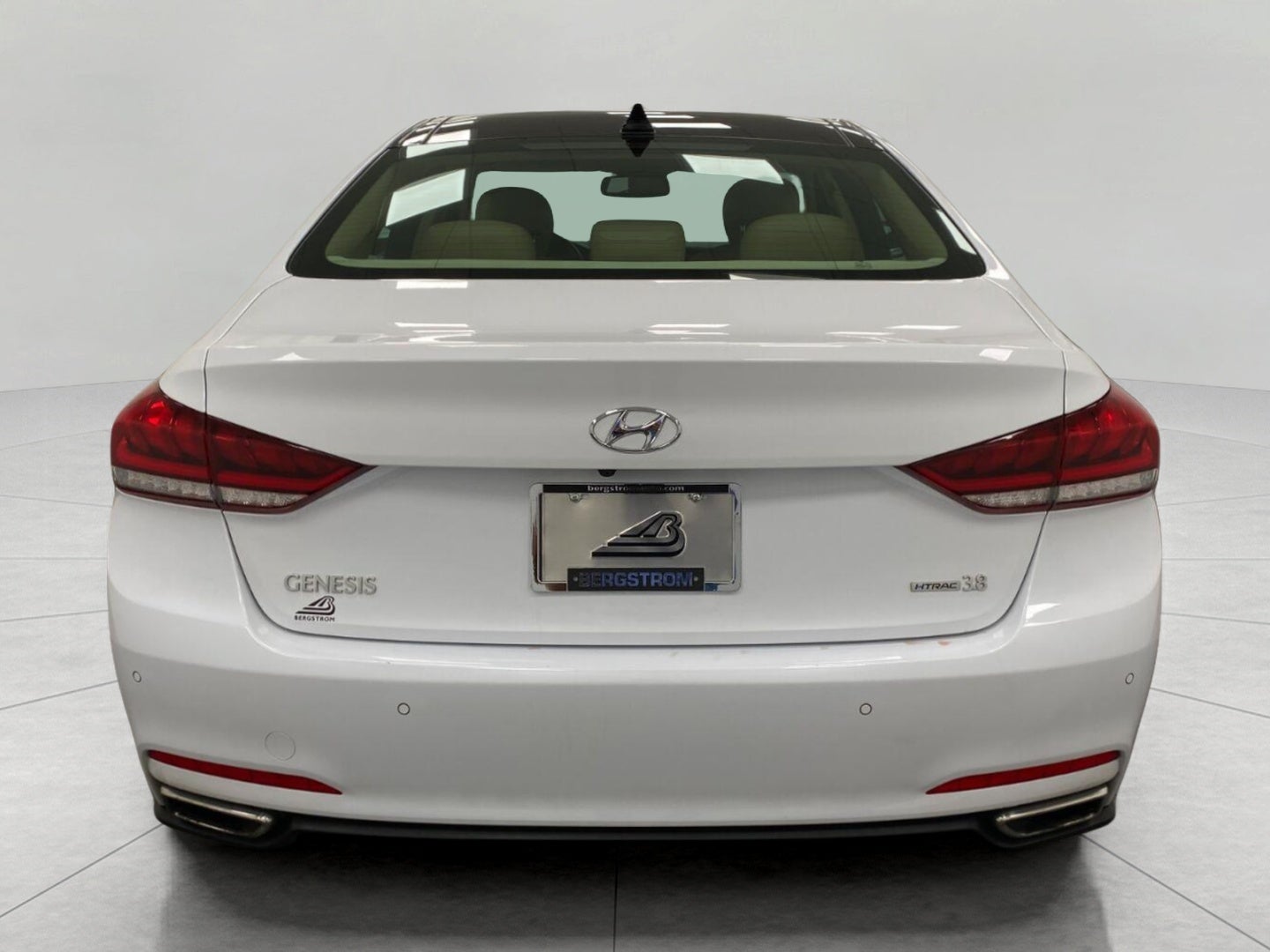 2016 Hyundai Genesis 4dr Sdn V6 3.8L AWD