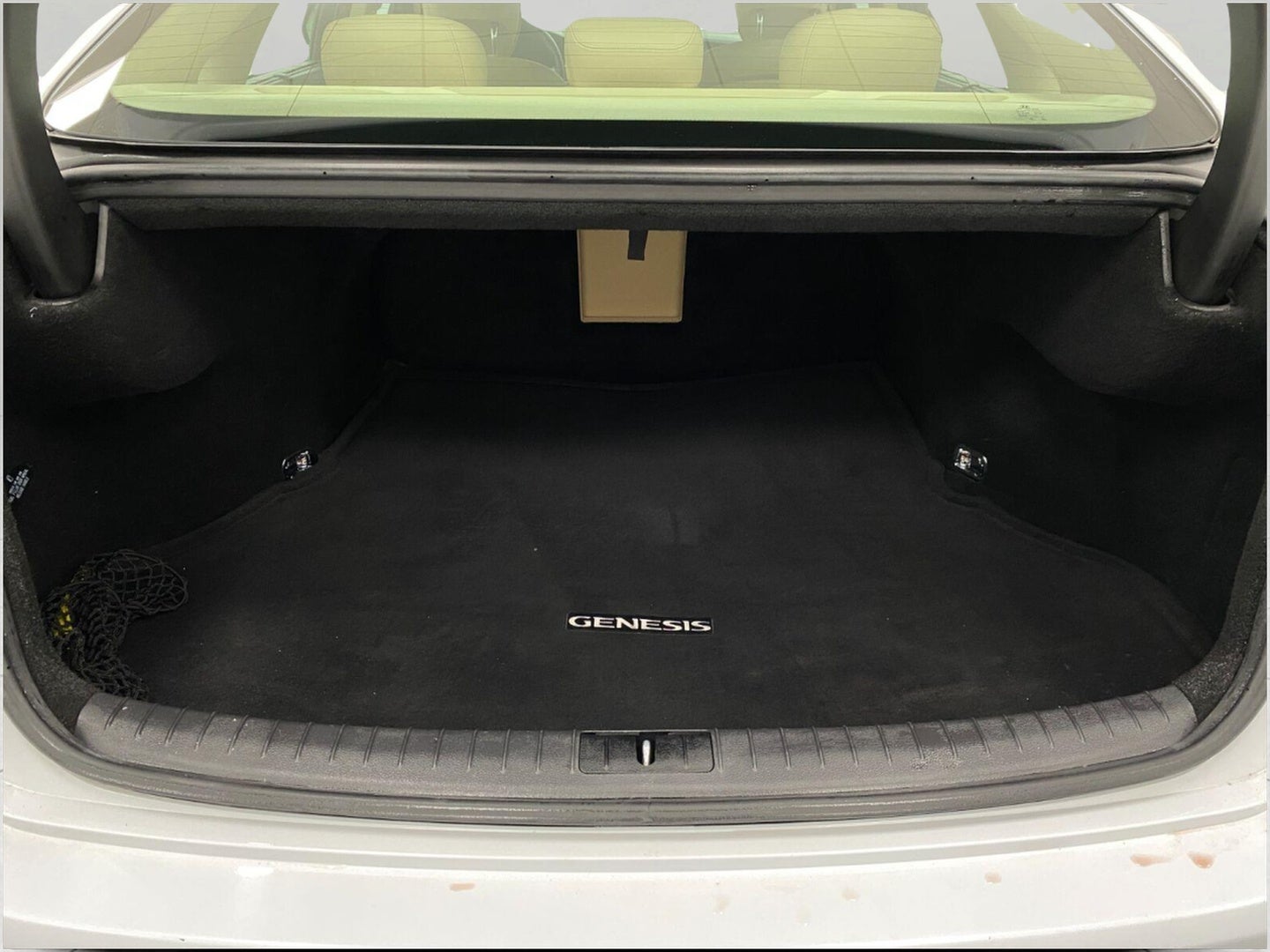 2016 Hyundai Genesis 4dr Sdn V6 3.8L AWD