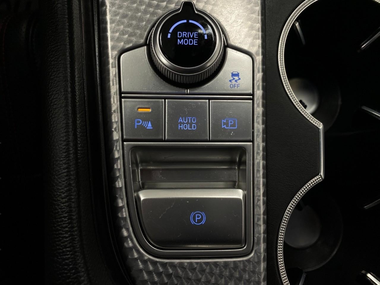 2023 Genesis G70 2.0T AWD