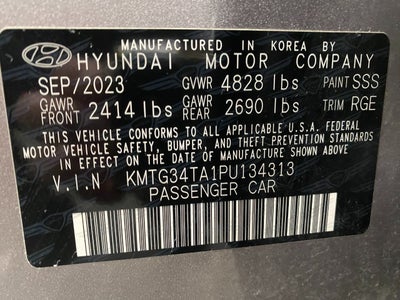 2023 Genesis G70 2.0T AWD