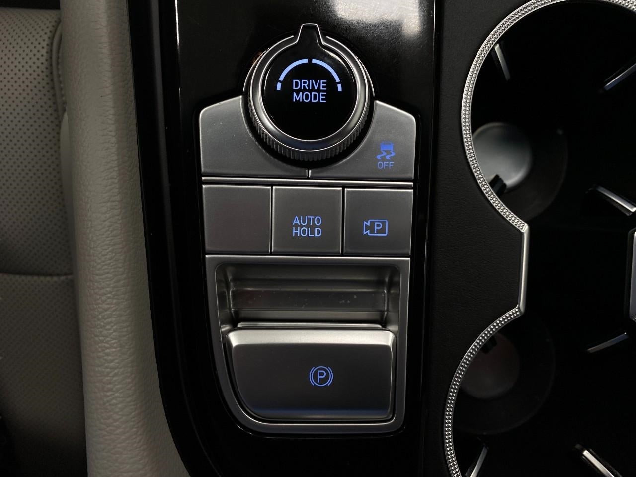 2023 Genesis G70 2.0T AWD
