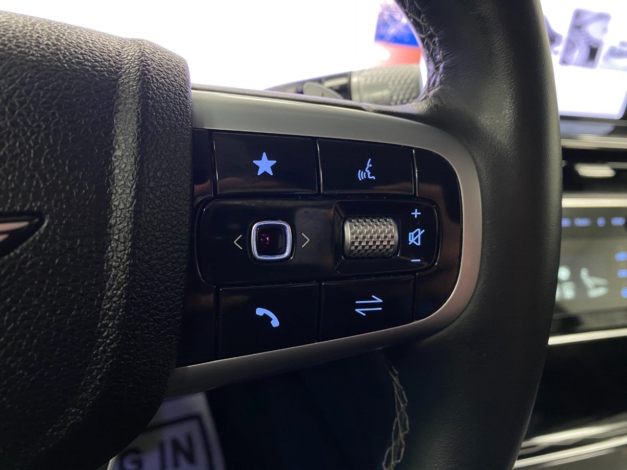 2025 Genesis GV80 2.5T Standard AWD