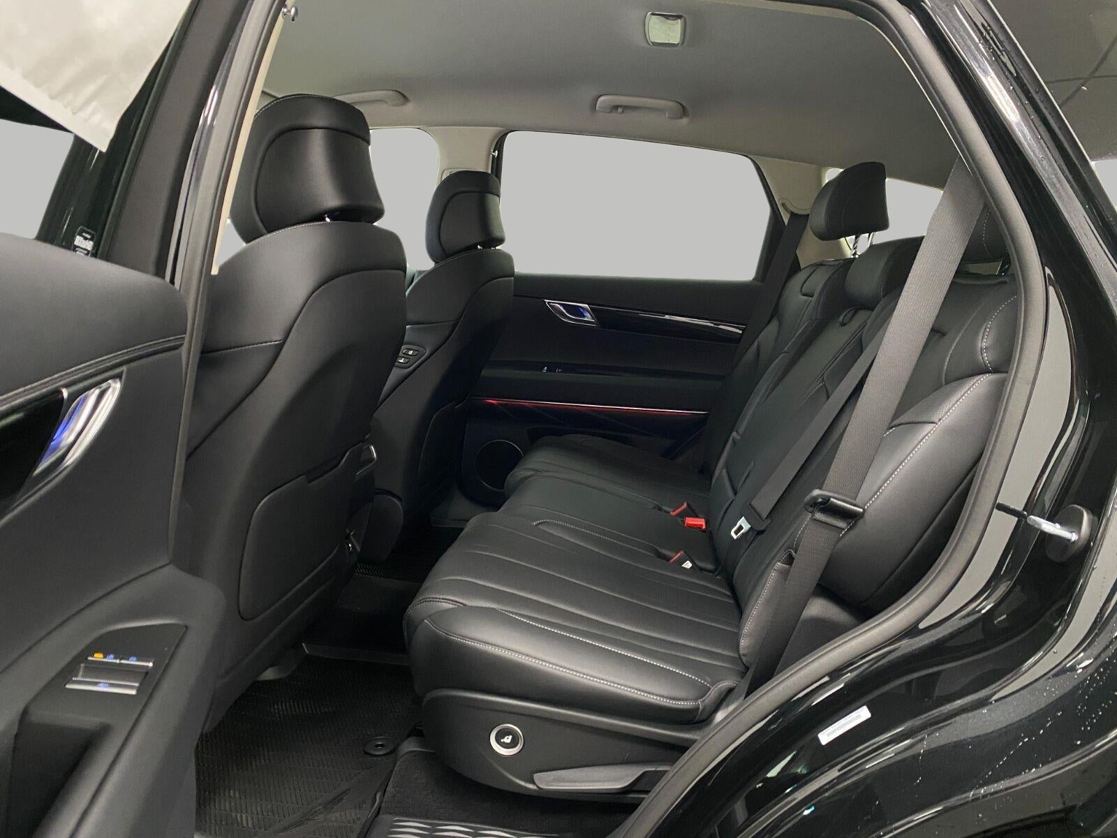 2027 Genesis GV80 2.5T AWD