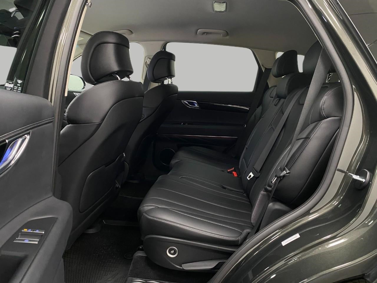 2025 Genesis GV80 2.5T Standard AWD