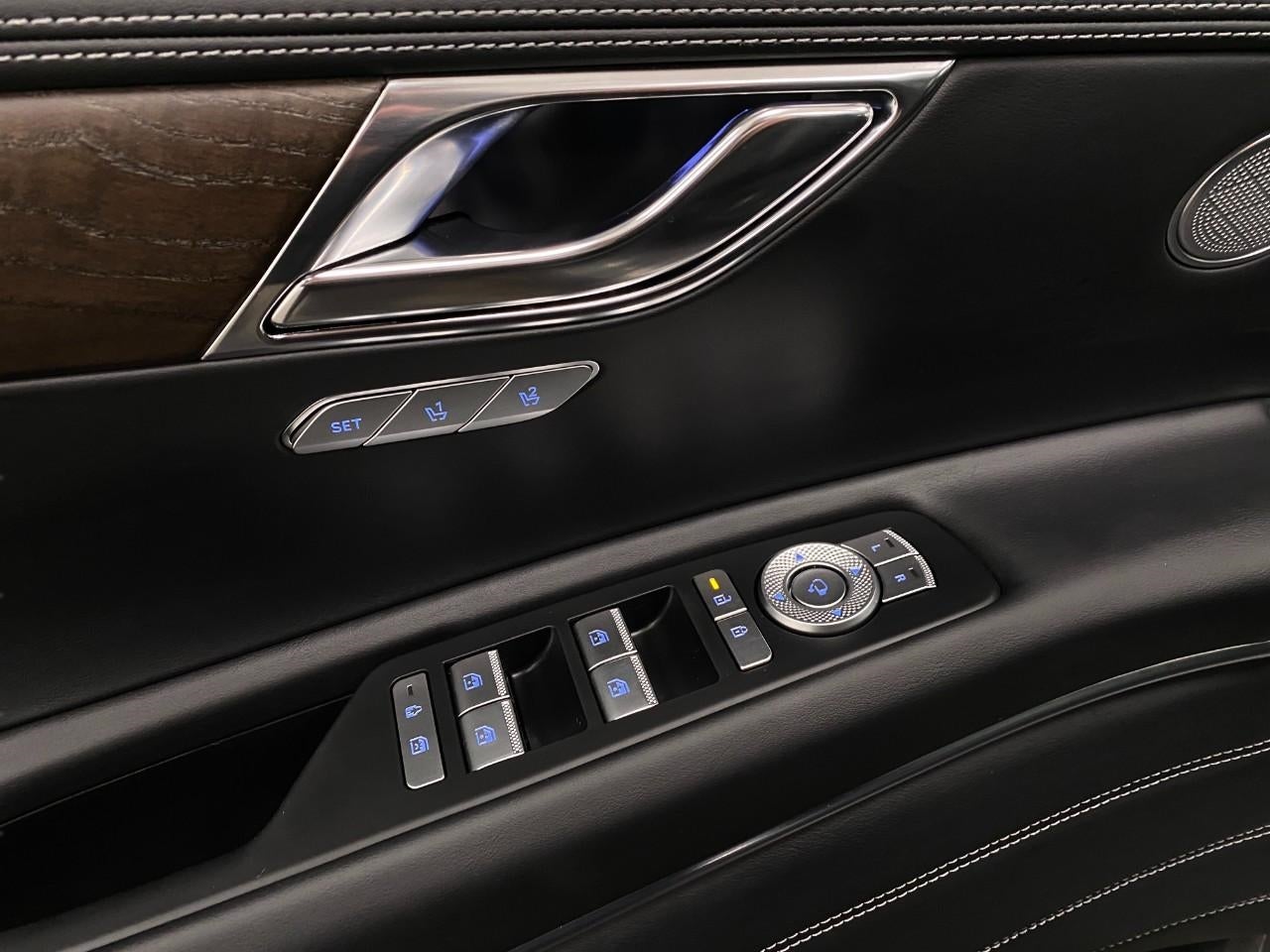 2025 Genesis GV80 2.5T Select AWD