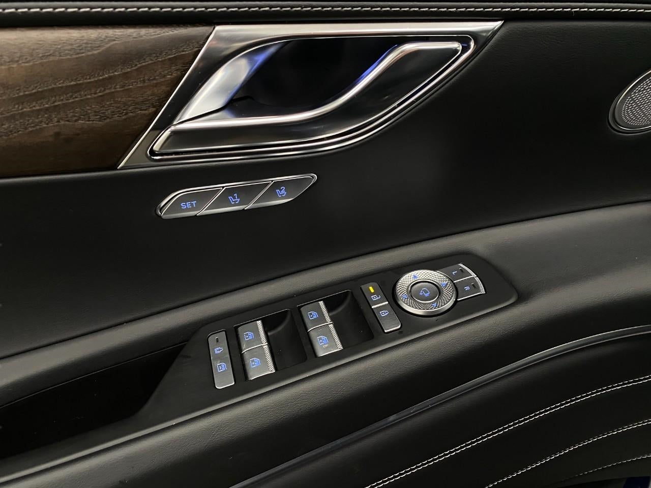 2025 Genesis GV80 2.5T Select AWD