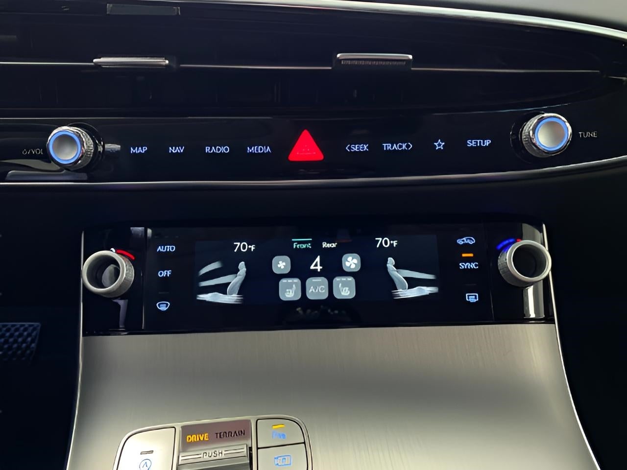 2026 Genesis GV70 2.5T AWD