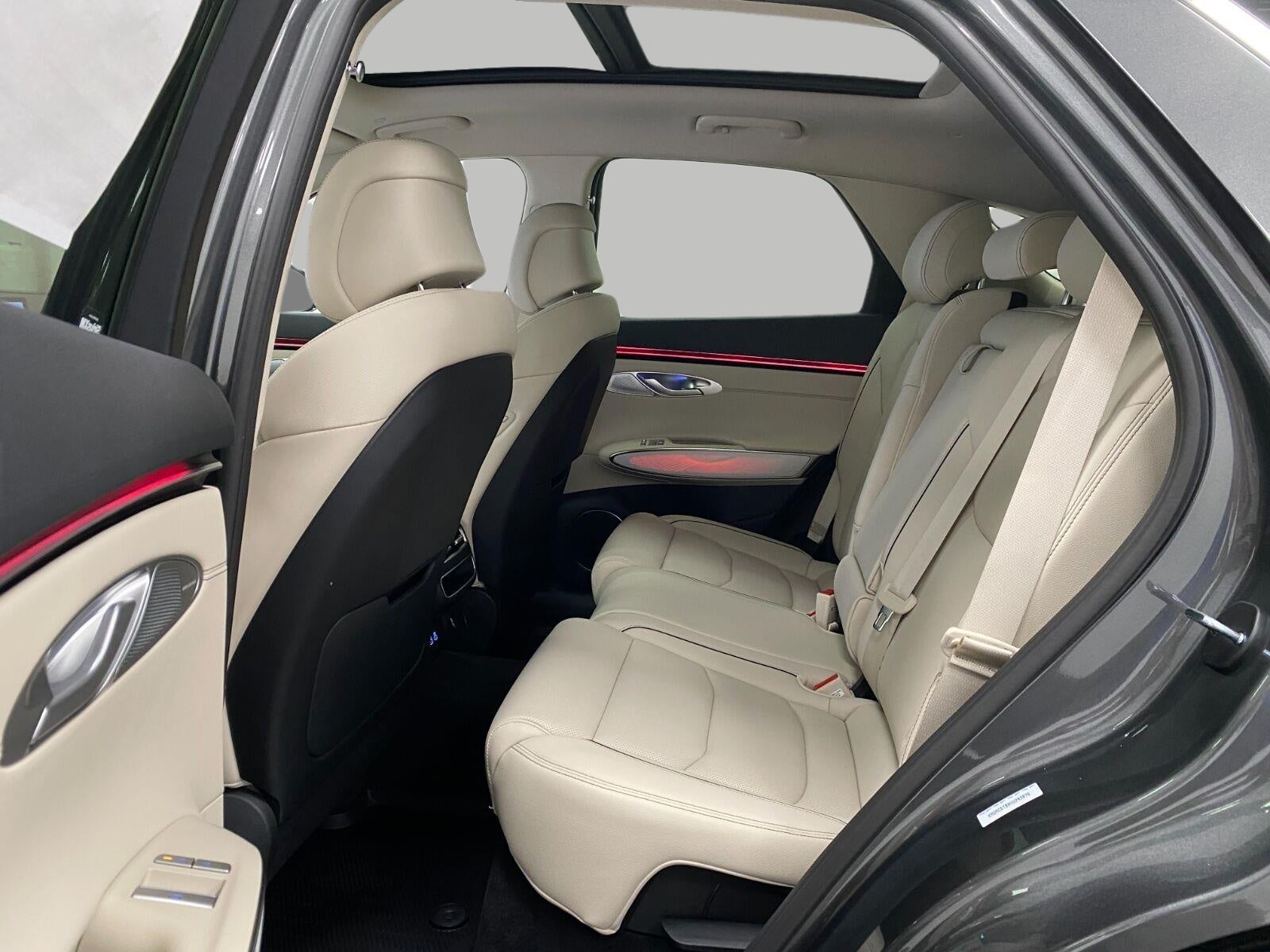 2027 Genesis GV70 2.5T Advanced AWD