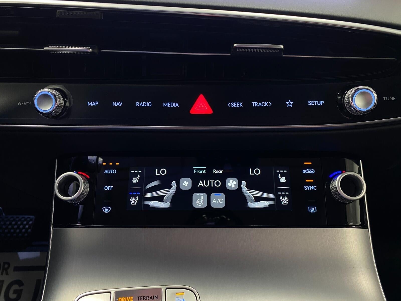 2027 Genesis GV70 2.5T Advanced AWD
