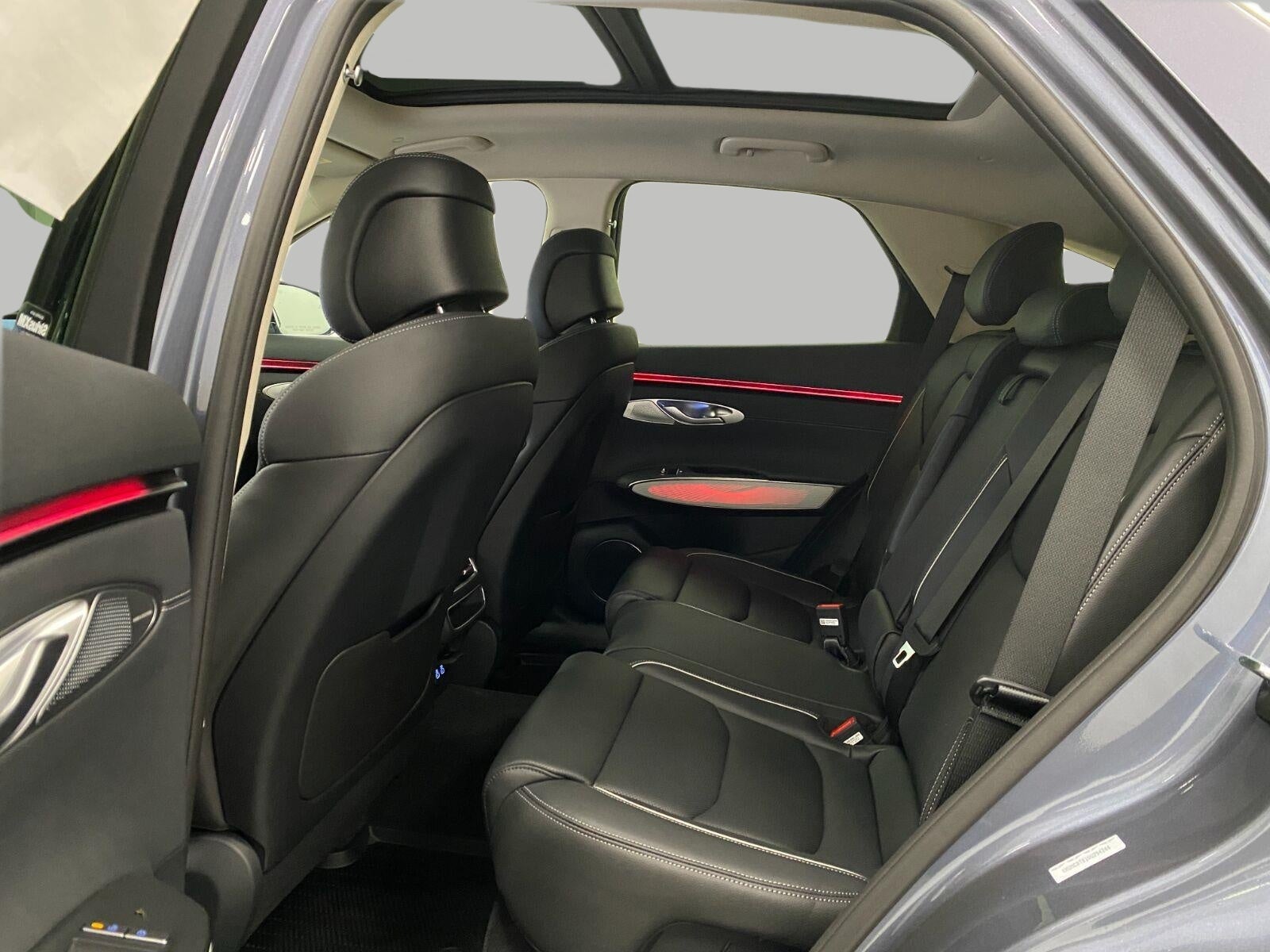 2027 Genesis GV70 2.5T ADVANCED