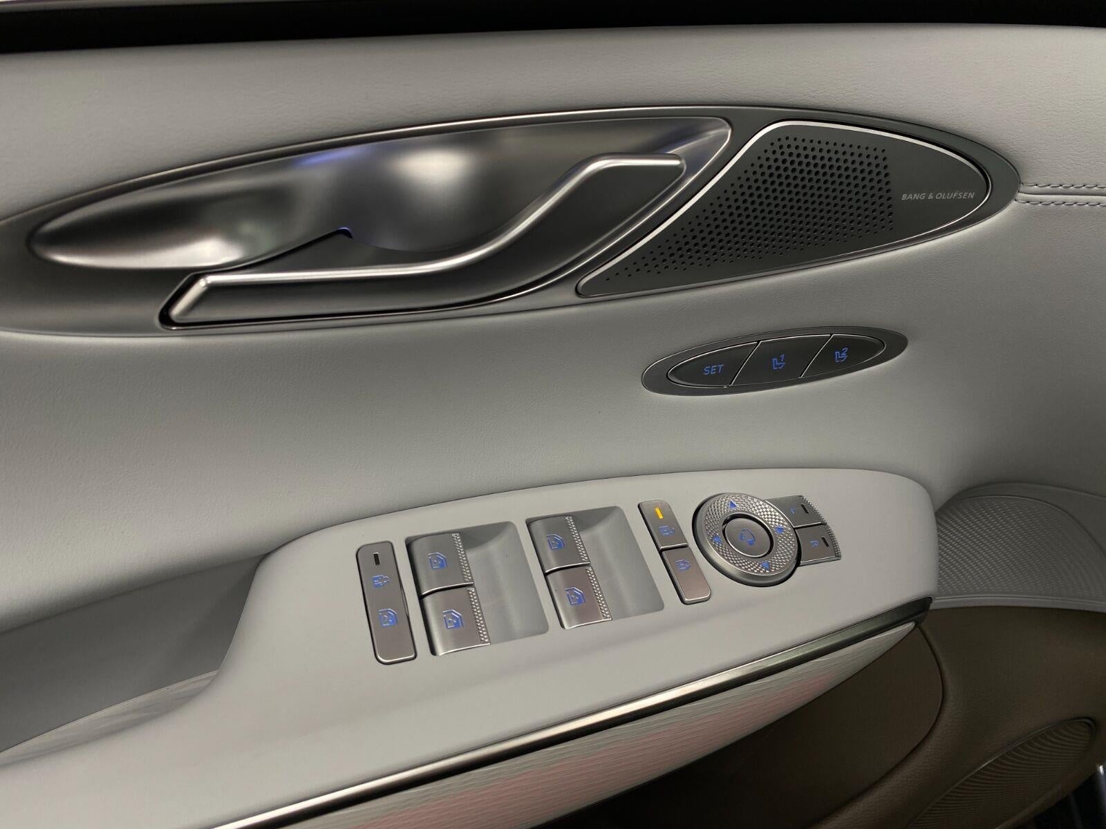 2027 Genesis GV70 2.5T ADVANCED