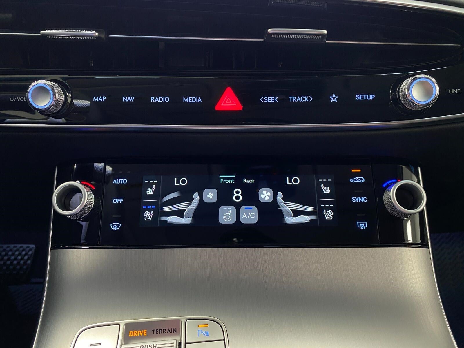 2027 Genesis GV70 2.5T Advanced AWD