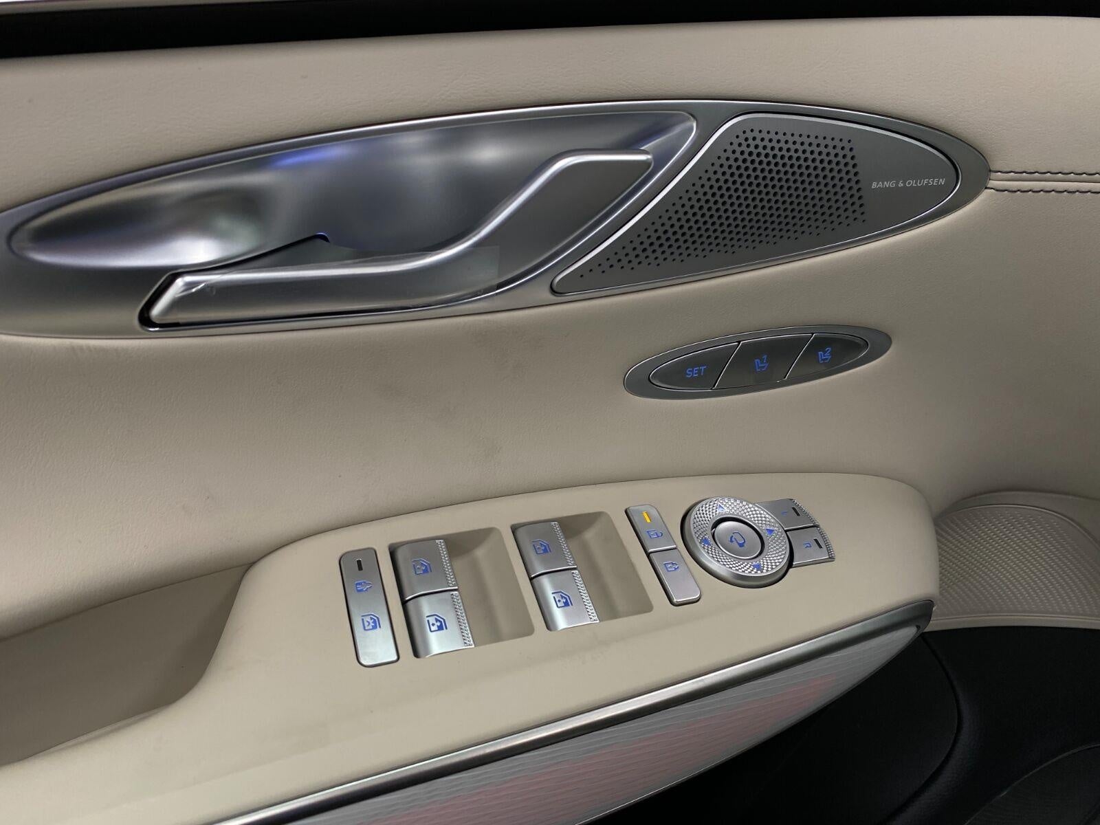 2027 Genesis GV70 2.5T ADVANCED
