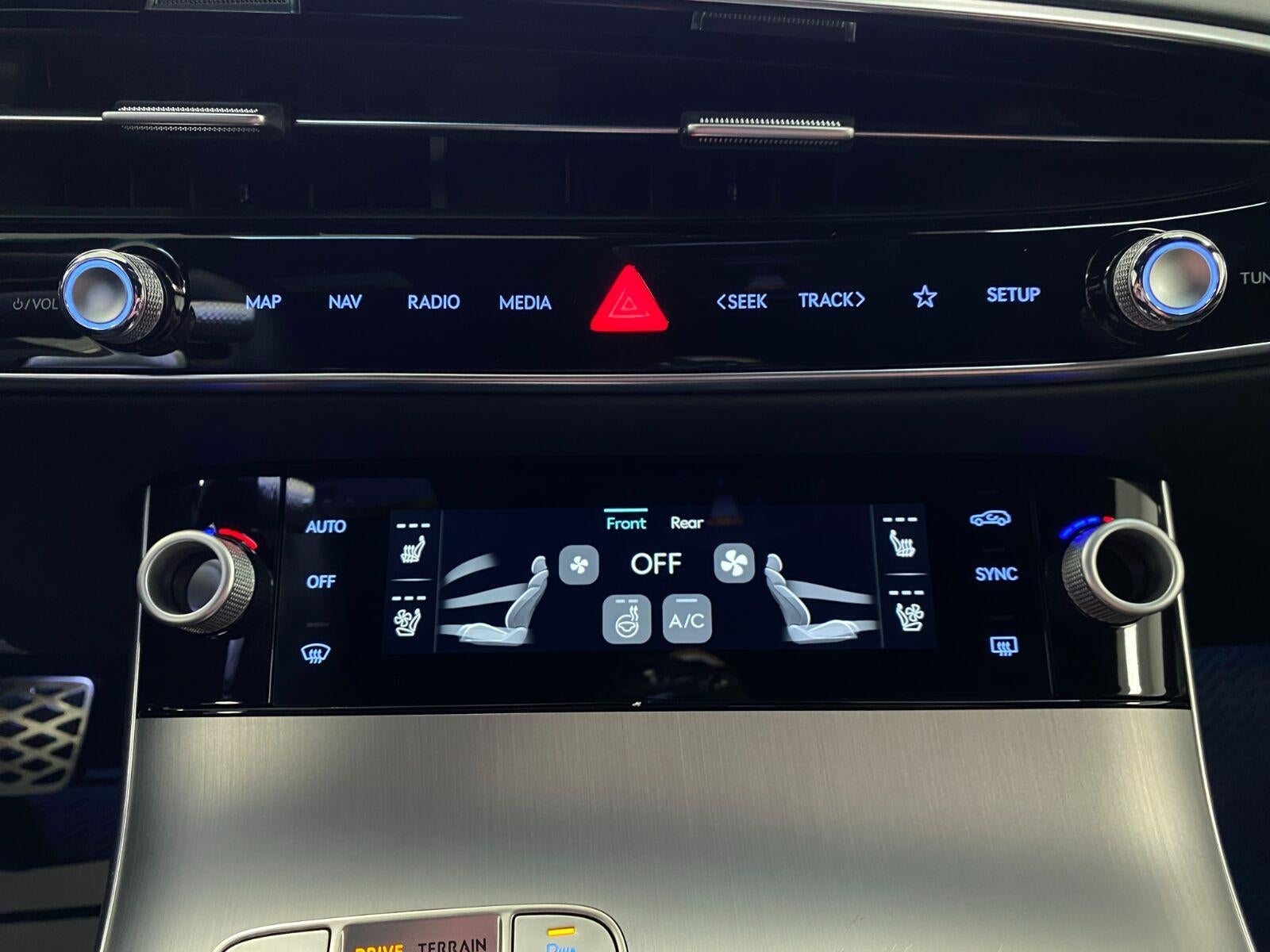 2027 Genesis GV70 2.5T Sport Prestige AWD