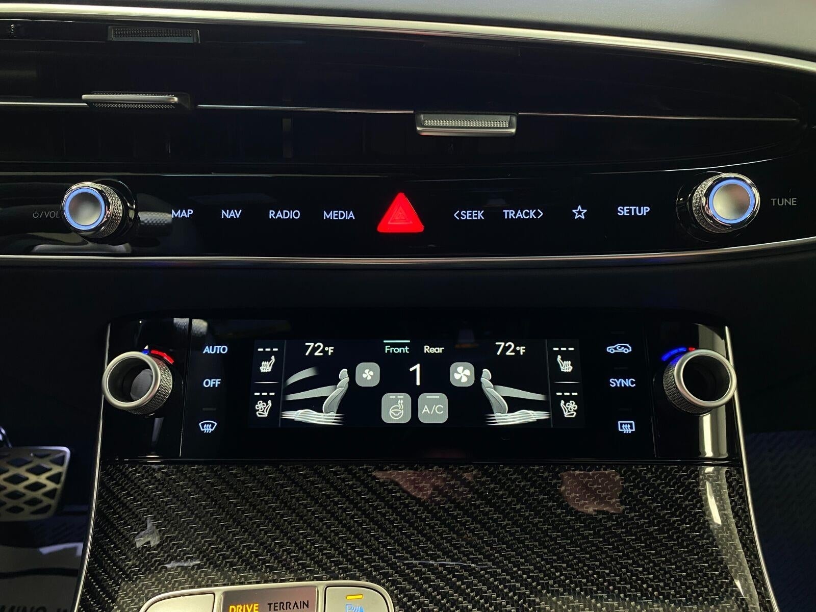 2027 Genesis GV70 3.5T Prestige Graphite AWD