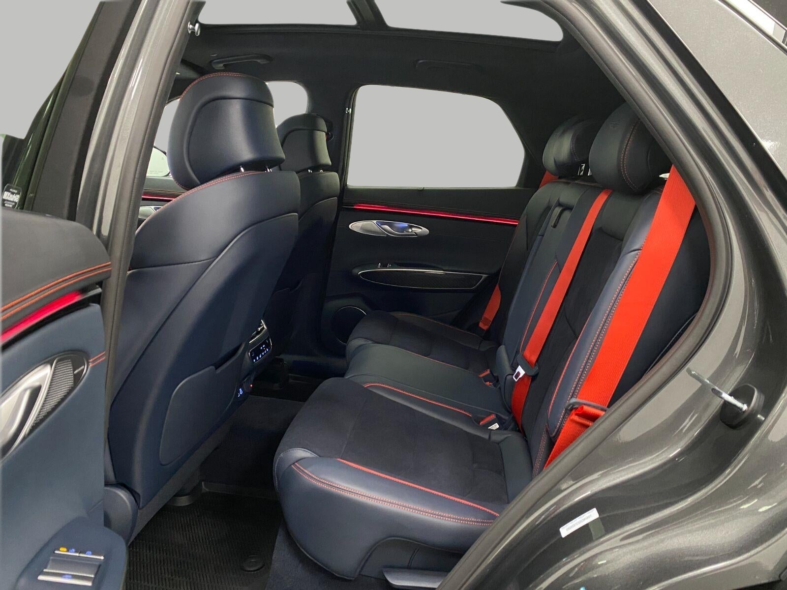 2027 Genesis GV70 3.5T Prestige Graphite AWD