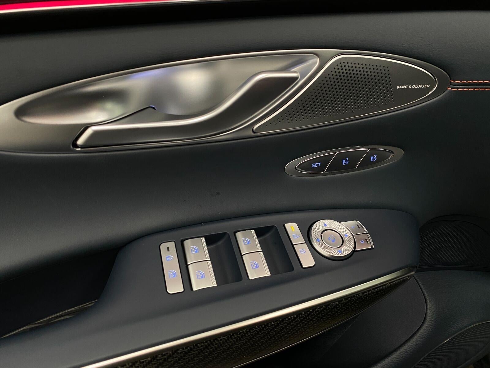 2027 Genesis GV70 3.5T Prestige Graphite AWD
