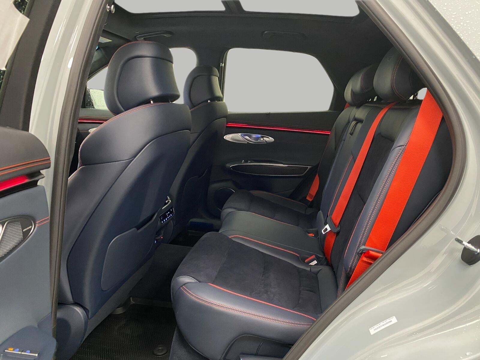 2027 Genesis GV70 3.5T PRESTIGE GRAPHITE