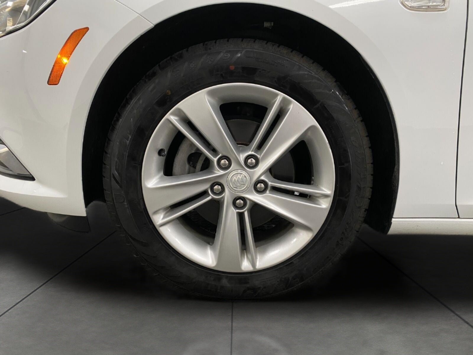 2019 Buick Regal Sportback 4dr Sdn Preferred FWD