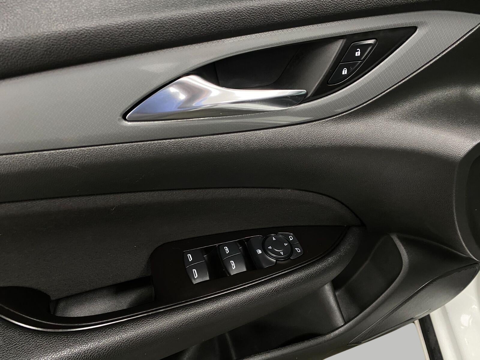 2019 Buick Regal Sportback 4dr Sdn Preferred FWD
