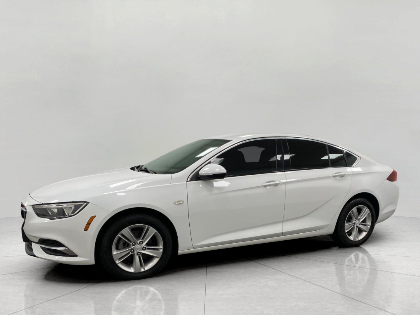 2019 Buick Regal Sportback 4dr Sdn Preferred FWD